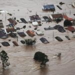 Chega a 56 o número de mortos na tragédia que se abate sobre o Rio Grande do Sul