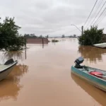 Número de mortos pelas enchentes chega a 143